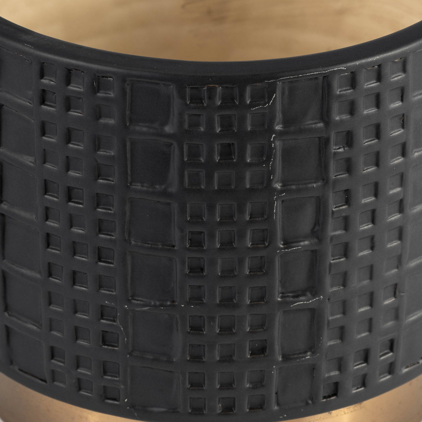Black Ceramic Raised Mesh 8"